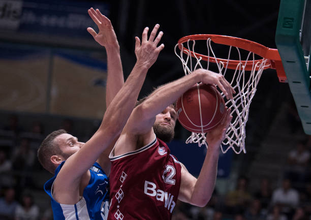 他以优异的 他以优异的